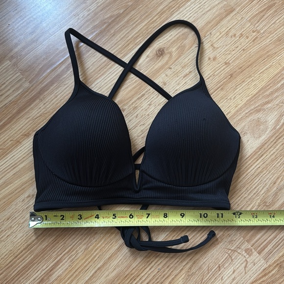 Black Strappy Bralette - Picture 3 of 9